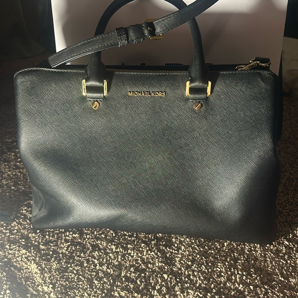 Micheal Kors crossbody/handbag